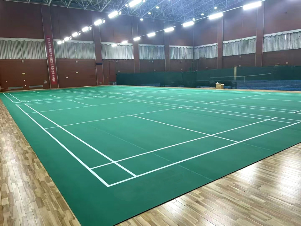 Zipper-style link badminton flooring.4