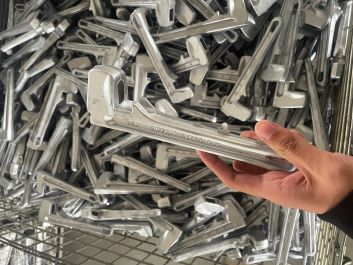 casting aluminium hardware 3