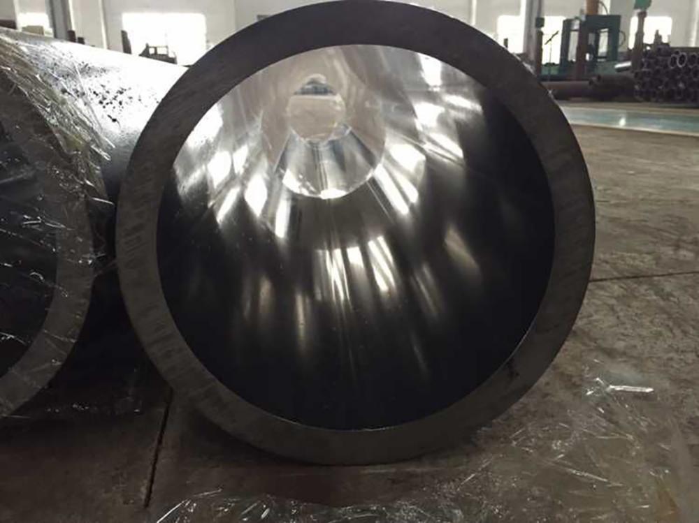 SAE 1045 Ống thép mài mòn liền mạch