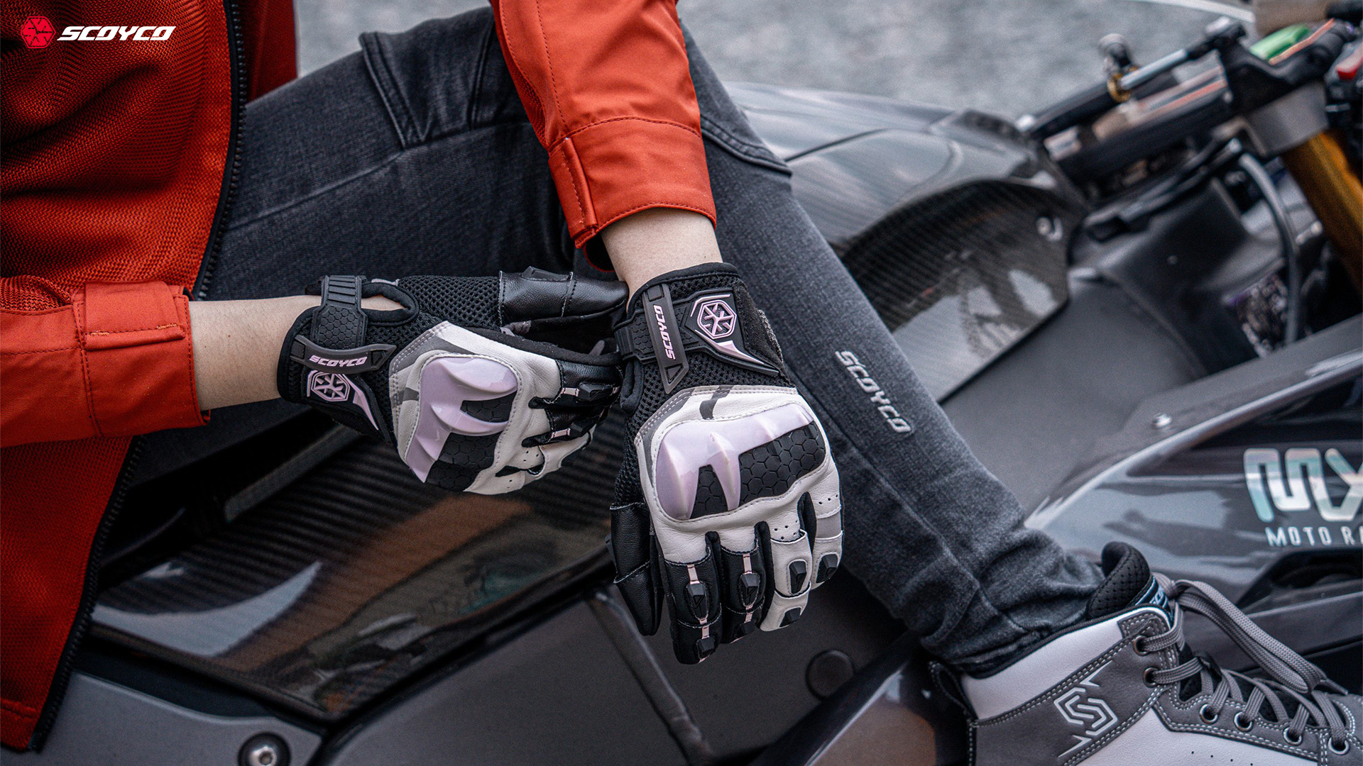 touchscreen breathable motorcycle gloves