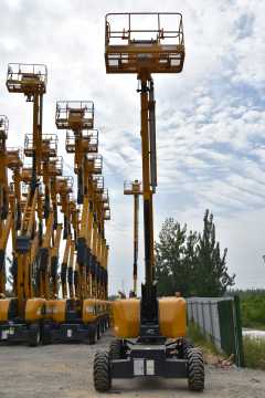 16m elevating work platform XGS18K Telescopic Boom Lift.