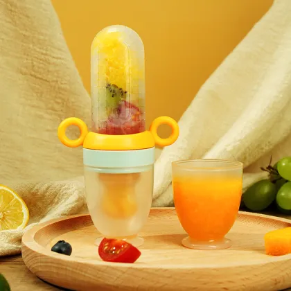 2021Custom Baby Food Squeeze Fresh Fruit Feeder Bottle
