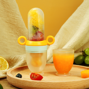 2021Custom Baby Food Squeeze Fresh Fruit Feeder Bottle