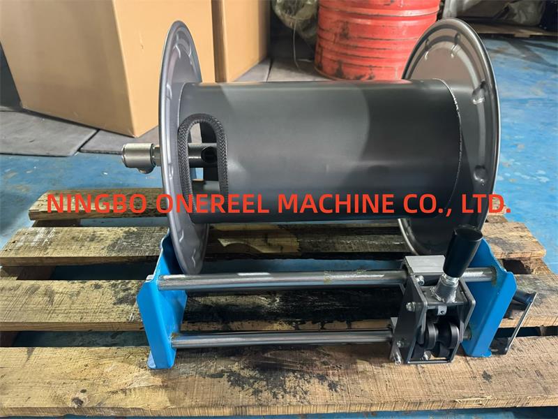 Hose Reel with Guide Roller (1)