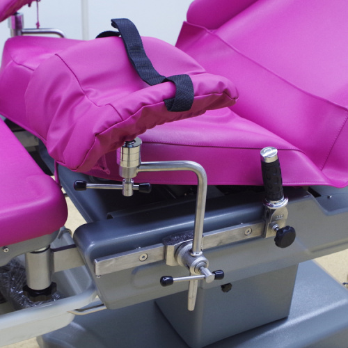 Luxurious design Electricity medical gynecology table