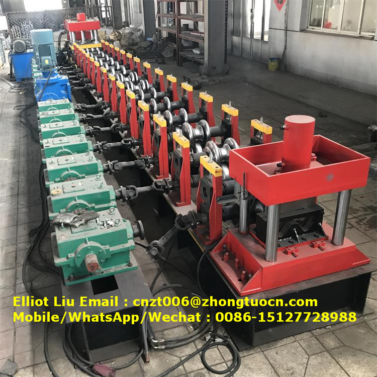 Expressway traffic crash barrier forming machine