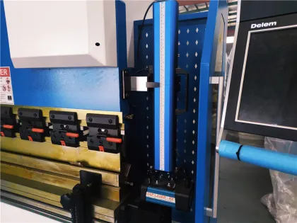 WE67K-220T/4000 CNC Press Brake with DA66T Control - 6+1 Axis, WILA Holder