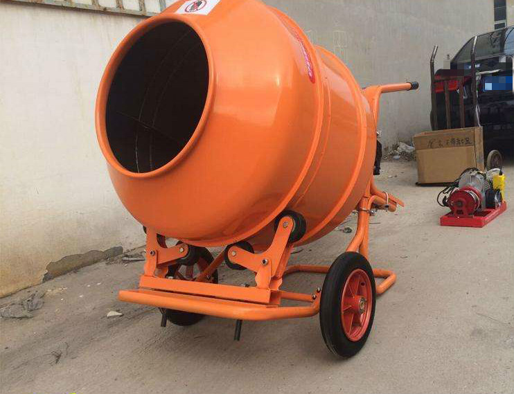 Mobile concrete mixer