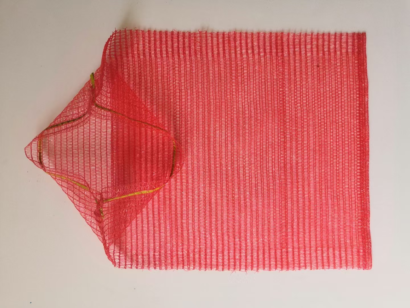 שקיות רשת סרוגות לאריזת בצל