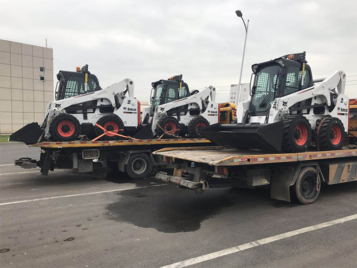 Новый Bobcat S750 прибыл в COFCO New Bobcat S750 units at COFCO (Dongguan) Cereals and Oils
