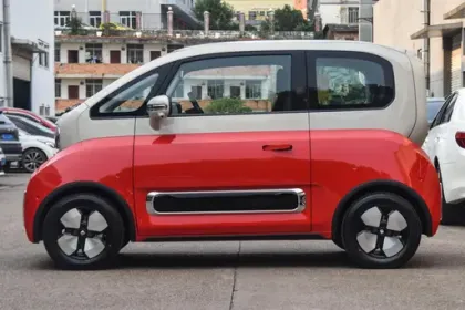 High Speed Wuling Baojun Electric Mini Car - Affordable Baojun Kiwi Small EV