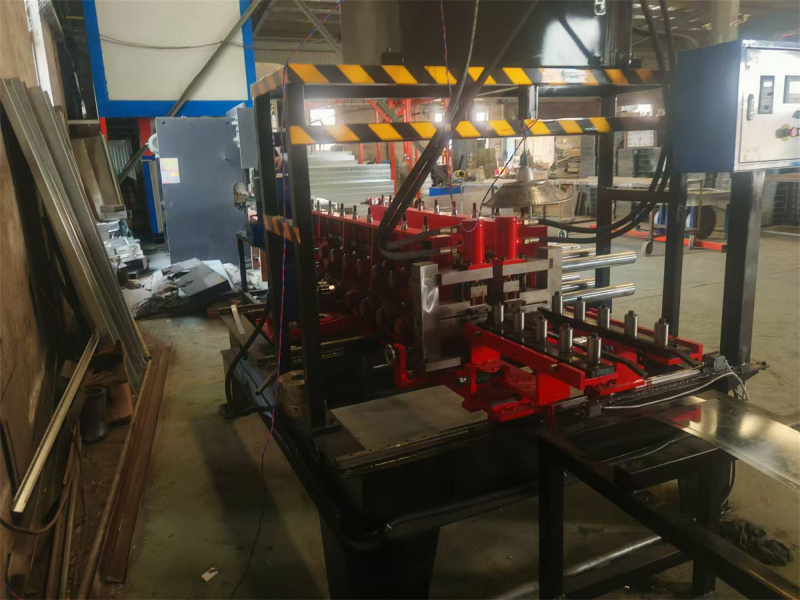 Yi Ping Ribbed Cover Plate Forming Equipment