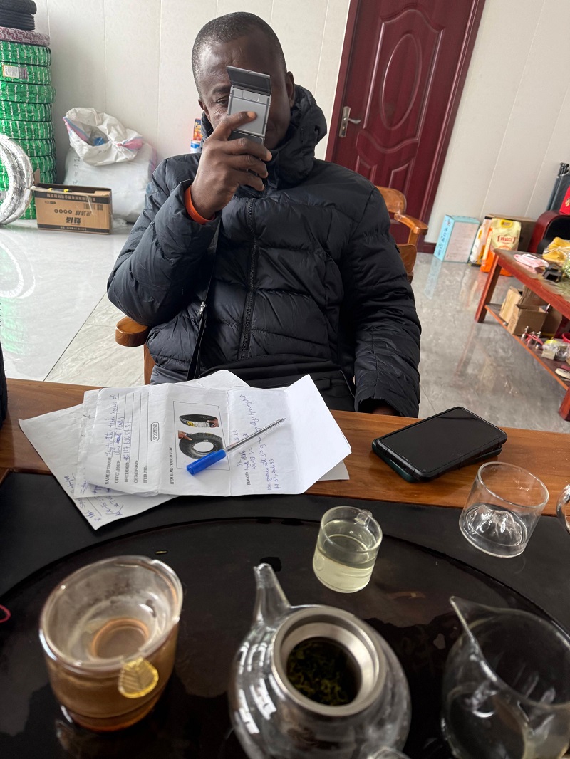 Angolan customers visited the Ruisilaifu factory and secured two 40-foot container orders for its LKL brand