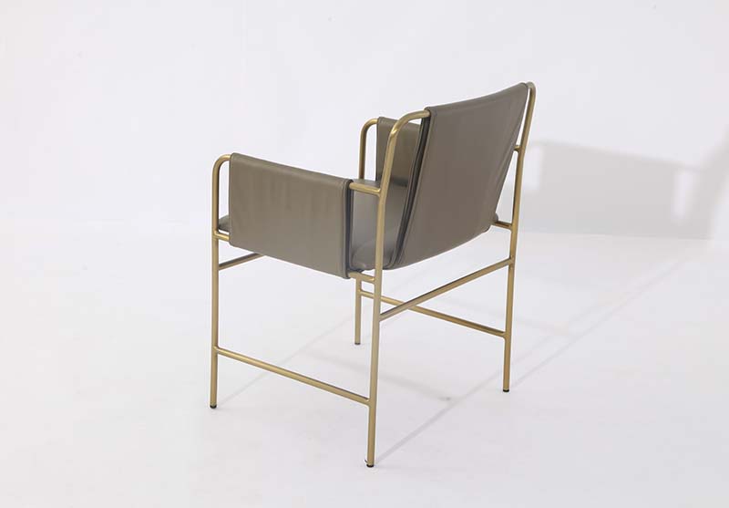 Iconic_Envelope_Guest_Chair_Replica