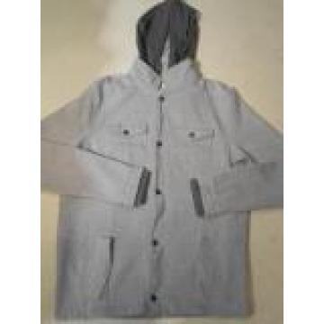 Pria yang diperiksa jaket dengan Zip