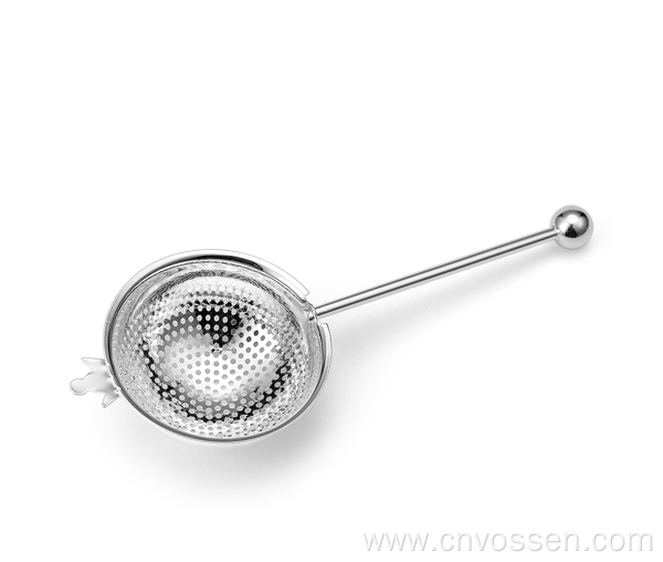 Stainless steel tea strainer with handle