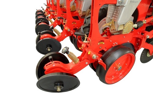 Pneumatic precision 4 rows seeder machine on hot sale