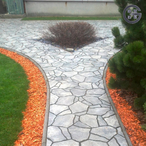 Серая плитка для садовых дорожек неправильной формы под камень