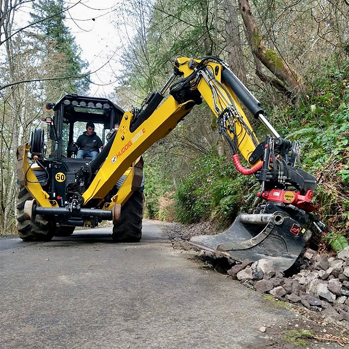 CATSU Tiltrotator on excavator