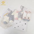 ベアショートソックスメッシュ通気性のある女の子の浅い船の靴下