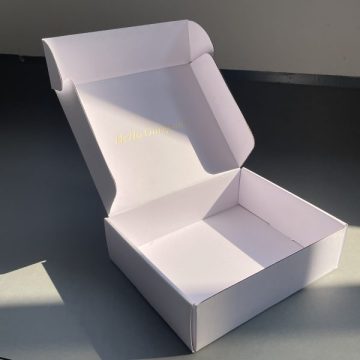 Custom Simple Folding Clothes Packaging Shipping Boxes