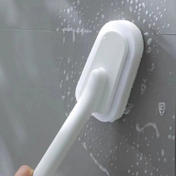 Brosse de nettoyage de salle de bain avec une longue poignée