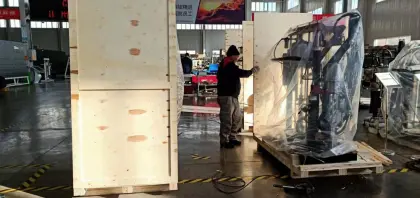 Structural sealant extruder