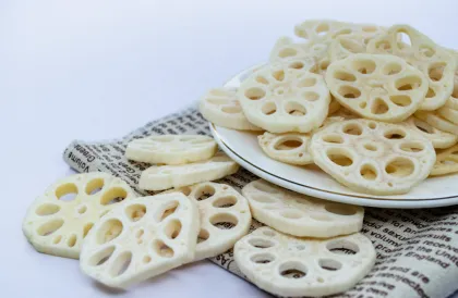 Wholesale Fresh Lotus Root Slices: Crisp, Sweet, and Perfect Raw Vegetables Chips