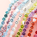 Perles suspendues souriant des perles de céramique 10 mm 30pcs