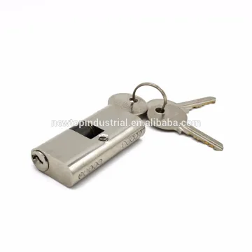 Oval lock cylinder for mortise door lock