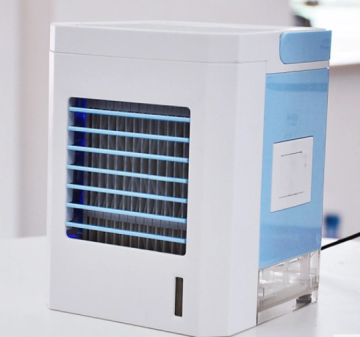 USB cooler with water tanker