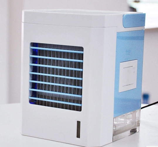 USB cooler with water tanker