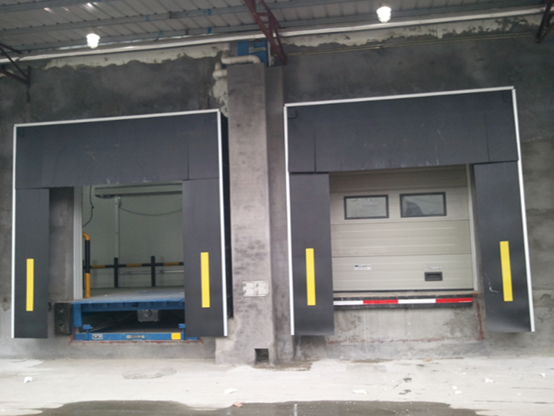 Mechanical Retractable Loading Dock Shelter
