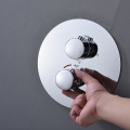 Toute douche dissimulée au plafond thermostatique de cuivre