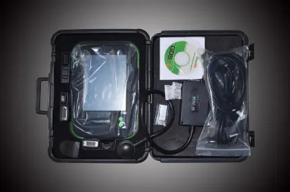 Universal Auto Diagnostic Tool
