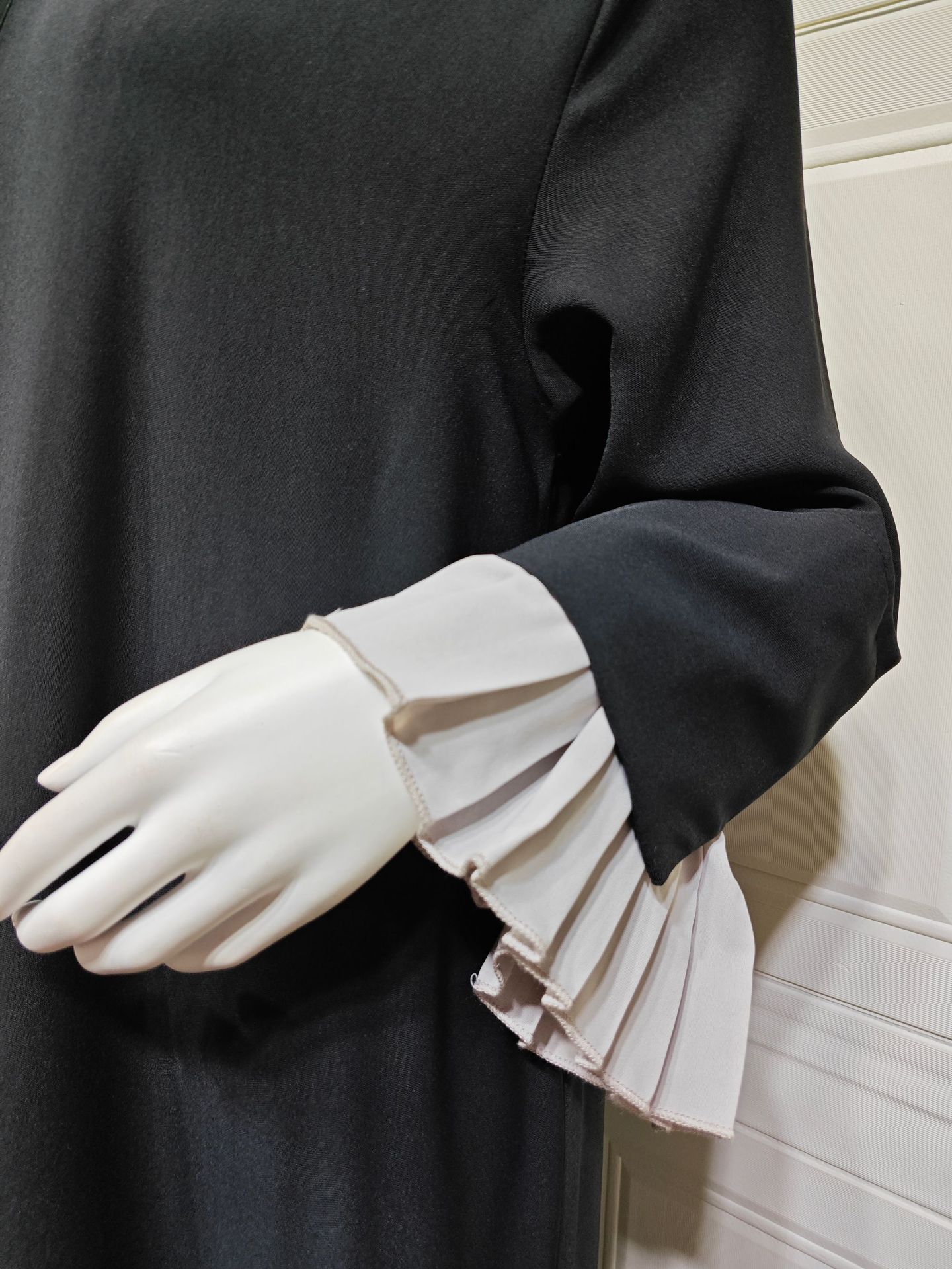 Elegant Cardigan Black Abaya with Pleated Hem MQ249 (4)