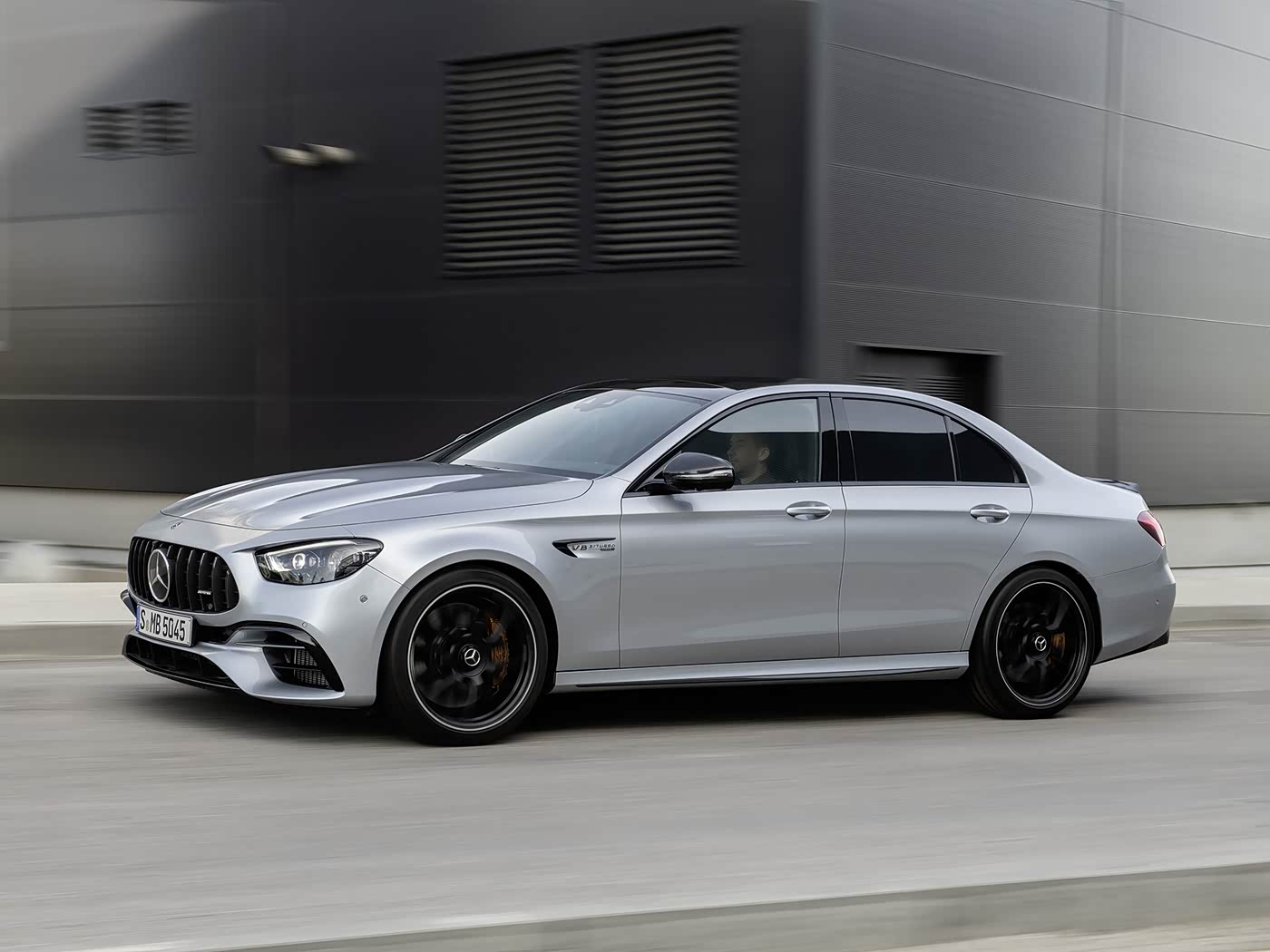 Benz E 63 (8)