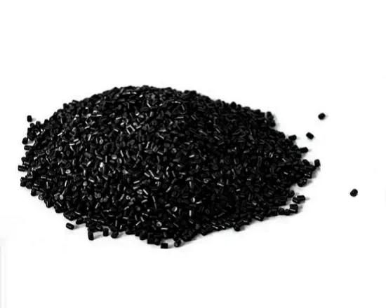Yarn uses in-situ bright polyamide 6 black particles