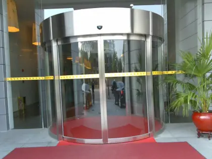 Gate automation curved sliding door system