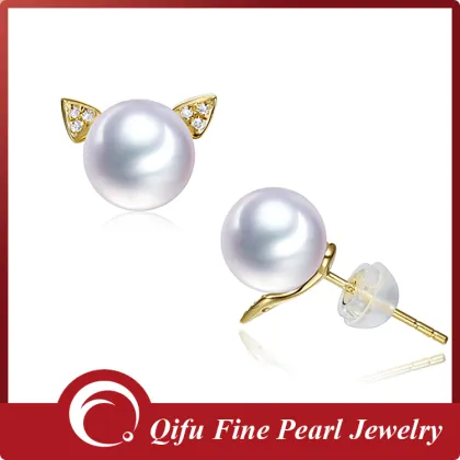 Classical engagement traditional white pearl stud earrings with white diamond