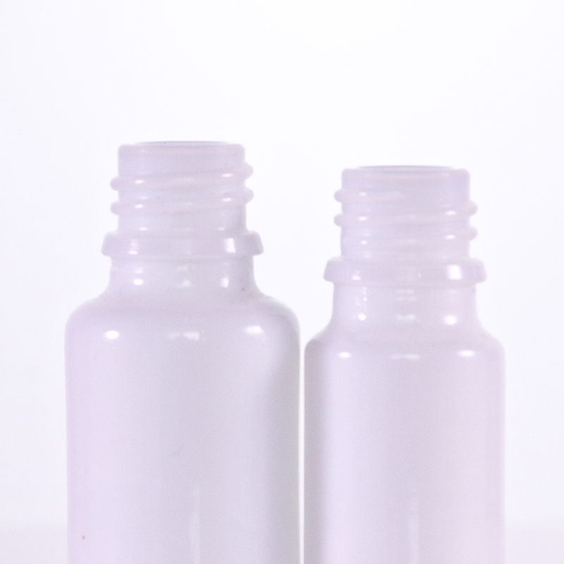 زجاجات مضخة الزجاج الأبيض الأوبال مع غطاء واضح