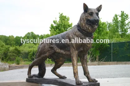 Outdoor garden decoration bronze german shepherd dog