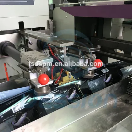 Automatic tableware spoon and fork packing machine for kitchen ware