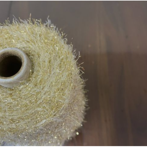 ধাতব পালক সুতা ঝিলিমিলি