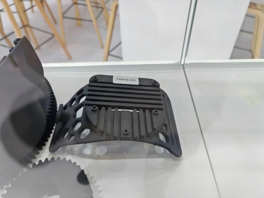 3D-Printed Robot Parts, Leifus