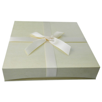 Luxury Cardboard Jewelry Gift Box With Silk Ribbon