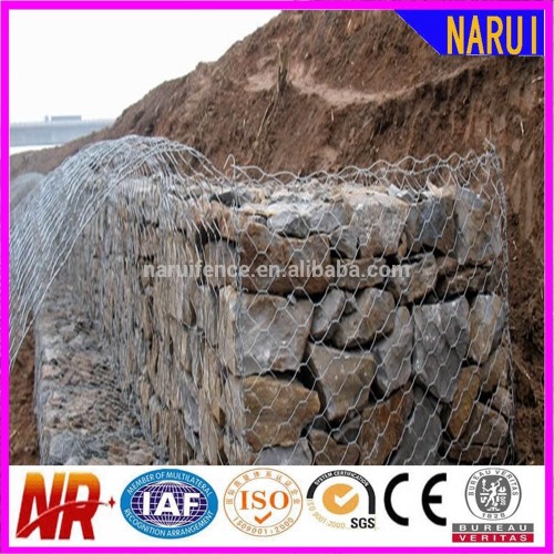 Protecting river beds Galvanized or PVC/PE coated Gabion Box