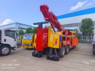 Ciężarówka ratownicza HOWO 8x4 o masie 40 ton