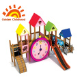 Salle de jeux avec horloge pour enfants