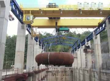 Grue spéciale pour aciérie